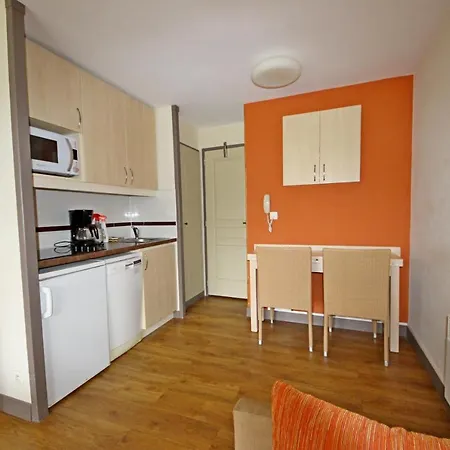 Apartment 2a - R0 142 - 404la *